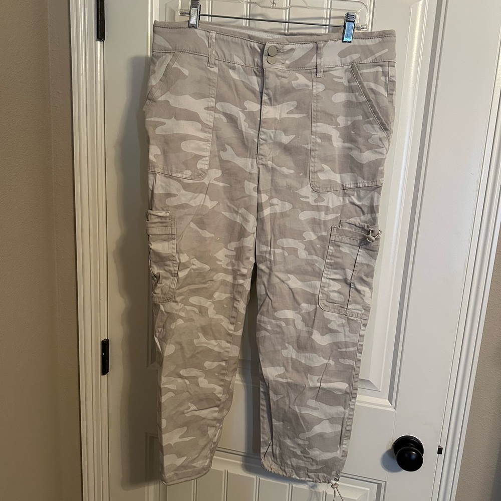 Democracy “Ab”solution size 16 camouflage crop pants.